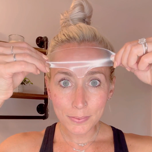 Silikonski flaster za bore na čelu